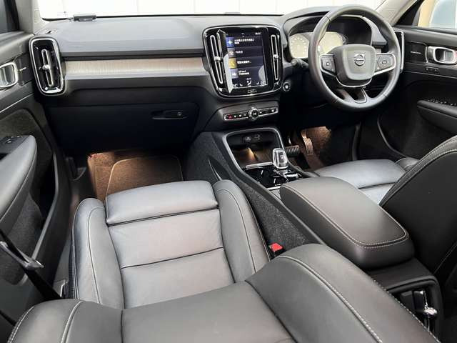 XC40T5 AWD インスクリプション 4WD