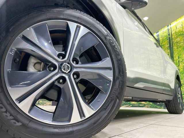 �y����17�C���`�A���~�z�C�[���z�O�ςɃ}�b�`���������A���~�z�C�[���𑕒����Ă���܂��B�e��ЊO�A���~�z�C�[����A�X�^�b�h���X�^�C�����戵�����Ă���܂��B���񂲑��k����������