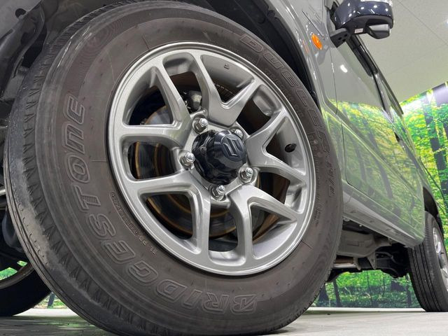 �y����16�C���`�A���~�z�C�[���z�O�ςɃ}�b�`���������A���~�z�C�[���𑕒����Ă���܂��B�e��ЊO�A���~�z�C�[����A�X�^�b�h���X�^�C�����戵�����Ă���܂��B���񂲑��k����������