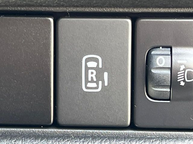 �y�p���[�X���C�h�h�A�z�X�}�[�g�L�[��^�]�Ȃ̃X�C�b�`�ŃX���C�h�h�A�̊J���\���d��������͂����ăh�A���J����K�v�������A���������q�l�ł��A�d���ו��������Ă��鎞�����N�ɊJ���߂ł��܂���