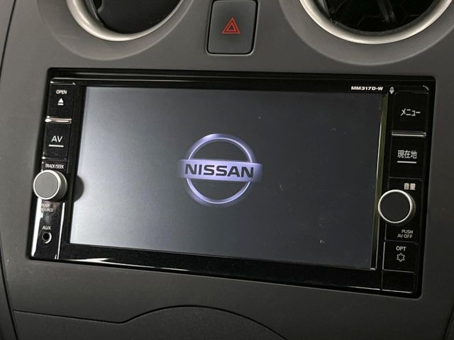 【純正ナビ】人気の純正ナビを装備。オーディオ機能も充実しており、Bluetooth接続すればお持ちのスマホやMP3プレイヤーの音楽を再生可能!毎日の運転がさらに楽しくなります!!