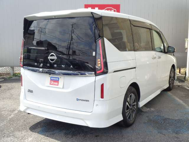 セレナ1.4 e-POWER ハイウェイスターV