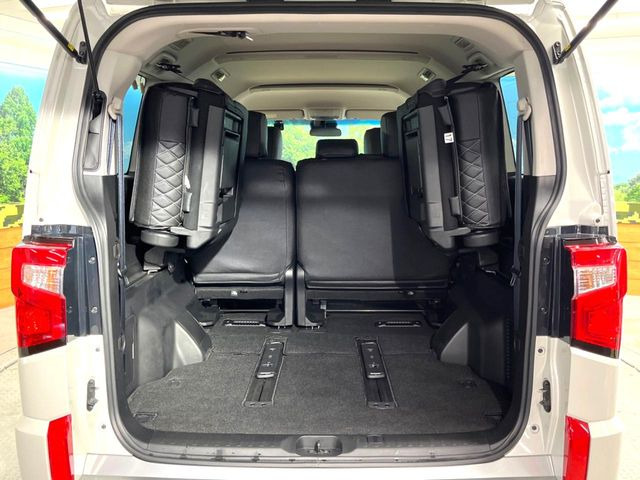 【パワーバックドア】スマートキーや運転席のボタンを押すだけでリアゲートが自動で開閉します!荷物を持っている時や、高い位置にあるバックドアを閉める際に便利な機能です♪