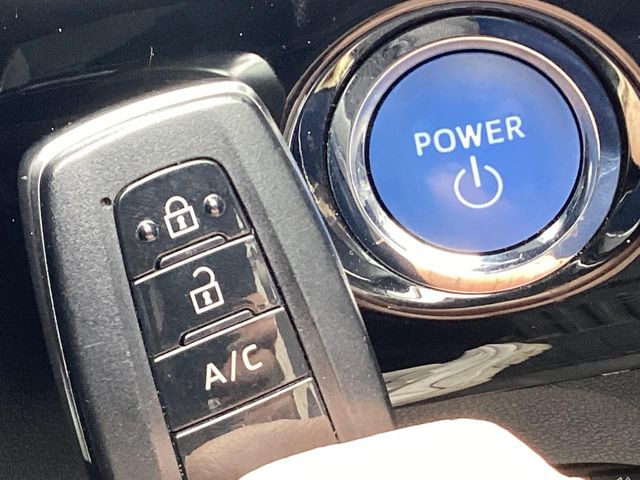 �y�X�}�[�g�L�[�z�J�o����|�P�b�g�ɓ��ꂽ�܂܂ł��h�A�̎{���E�������\�ȃX�}�[�g�L�[�𑕔��B�G���W���̃I���E�I�t�����J�M�����o���K�v����������Ƃ��Ă��֗��ł���