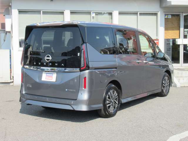 セレナ1.4 e-POWER ハイウェイスターV