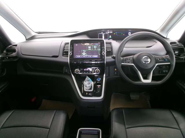 セレナ1.2 e-POWER XV