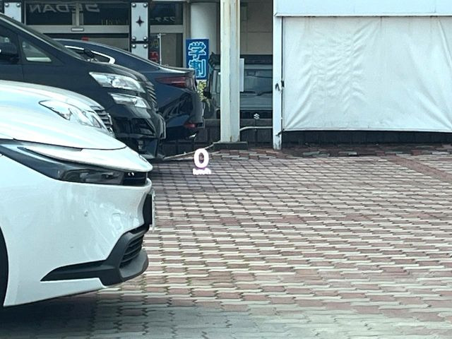 �y�J���[�w�b�h�A�b�v�f�B�X�v���C�z���݂̑��x�⑖�s�����f�W�^���\���ŉ^�]�ȑO���̃K���X�ɓ��e!�J���[�t���Ŏ��F���������A�^�]���ڐ������炳���K�v�ȏ����m�F�ł���̂łƂ��Ă��֗��ň��S!