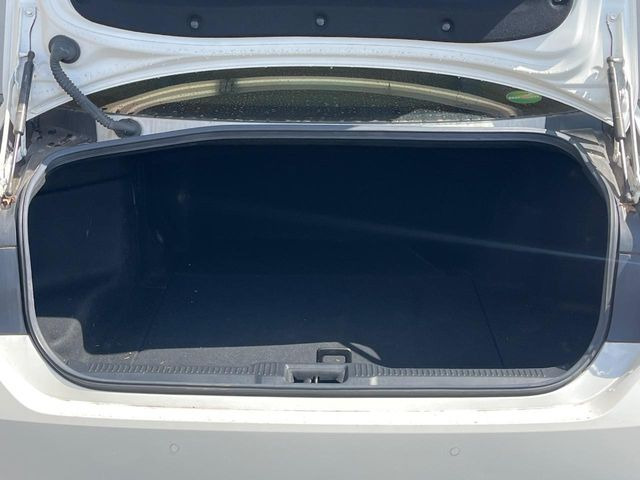 ���i�̂���������ʋ΁A���}���ɏ\���ȉ׎��X�y�[�X���m�ۂ��Ă���܂��B