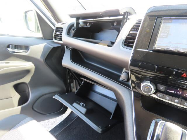 �Ԍ��ؓ��ꓙ���ވꎮ�����[�ł���O���[�u�{�b�N�X�B�����Ղ����܂��ˁ�