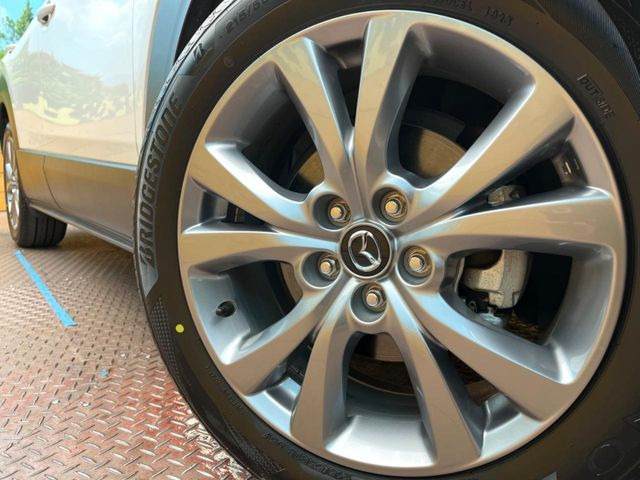 【純正18インチアルミホイール】外観にマッチした純正アルミホイールを装着しております。各種社外アルミホイールや、スタッドレスタイヤも取扱いしております。是非ご相談ください♪