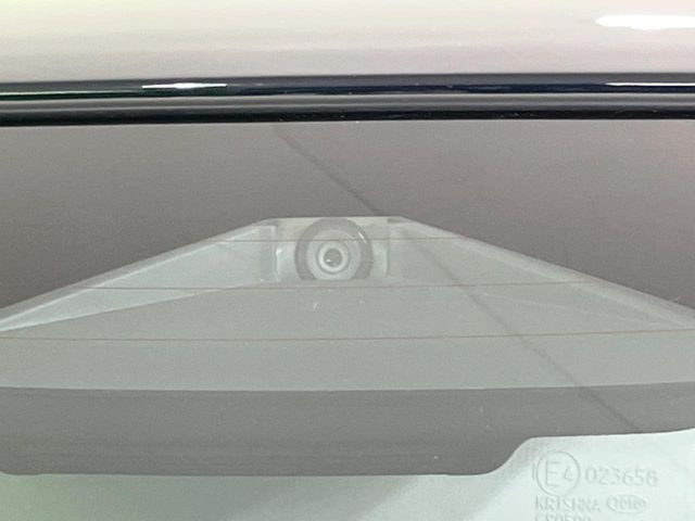 【スズキ セーフティサポート】走行中に前方の車両等を認識し、衝突しそうな時は警報とブレーキで衝突回避と被害軽減をアシスト。より安全にドライブをお楽しみいただけます。