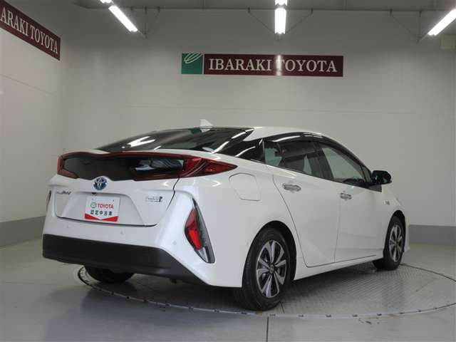 プリウスPHV1.8 A