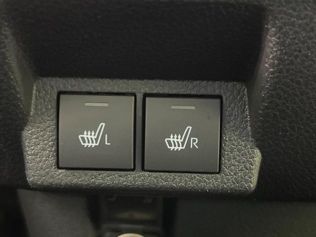 【シートヒーター】寒い日に重宝するシートヒーター!エアコンより早く温まってくれるので寒がりの人も安心ですね♪エアコンの温風は乾燥するから苦手、という方にもをおすすめです。