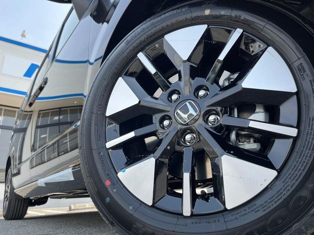 �y����16�C���`�A���~�z�C�[���z�O�ςɃ}�b�`���������A���~�z�C�[���𑕒����Ă���܂��B�e��ЊO�A���~�z�C�[����A�X�^�b�h���X�^�C�����戵�����Ă���܂��B���񂲑��k����������