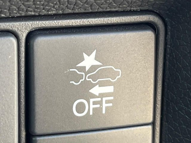 �y�z���_�Z���V���O�z���s���ɑO���̎ԗ�����F�����A�Փ˂������Ȏ��͌x��ƃu���[�L�ŏՓˉ���Ɣ�Q�y�����A�V�X�g�B�����S�Ƀh���C�u�����y���݂��������܂��B