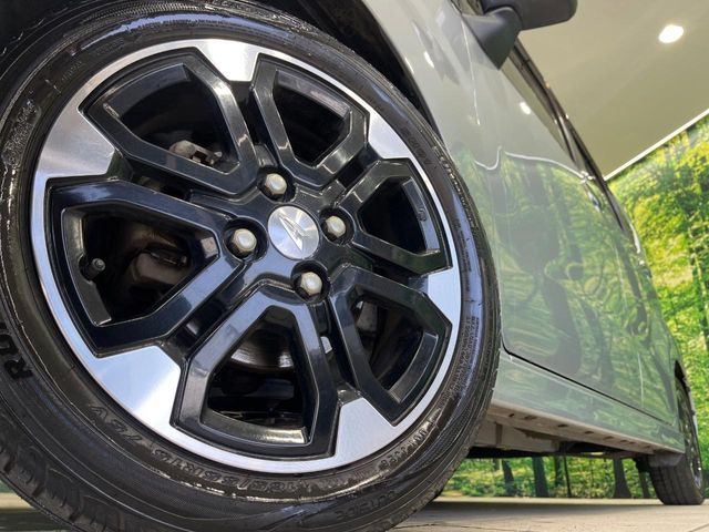 �y����15�C���`�A���~�z�C�[���z�O�ςɃ}�b�`���������A���~�z�C�[���𑕒����Ă���܂��B�e��ЊO�A���~�z�C�[����A�X�^�b�h���X�^�C�����戵�����Ă���܂��B���񂲑��k����������