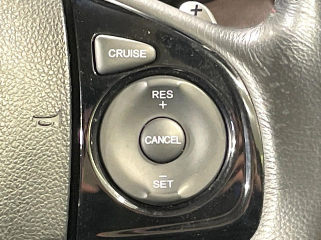 �y�N���[�Y�R���g���[���z�������H�����N���N���s�B�A�N�Z���𗣂��Ă���葬�x�ő��s���ł��A�������^�]���̕��S���y��!�����E�������ȒP�ȃX�C�b�`����Œ����ł��܂��B