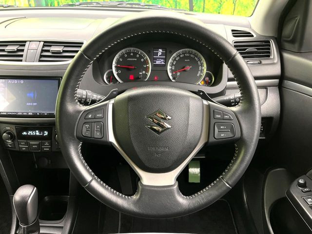 �y�����v�����X�e�A�����O�z�㎿�Ȋv���g�p���邱�ƂŁA��ɂ����������݂ƂĂ��^�]���₷���n���h���ł���