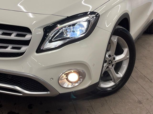 ●LEDヘッドライト:夜間走行時も良好な視界を確保し安心して運転できる高輝度LEDヘッドライトを装備!点灯速度が早く、消費電力も抑えられています。