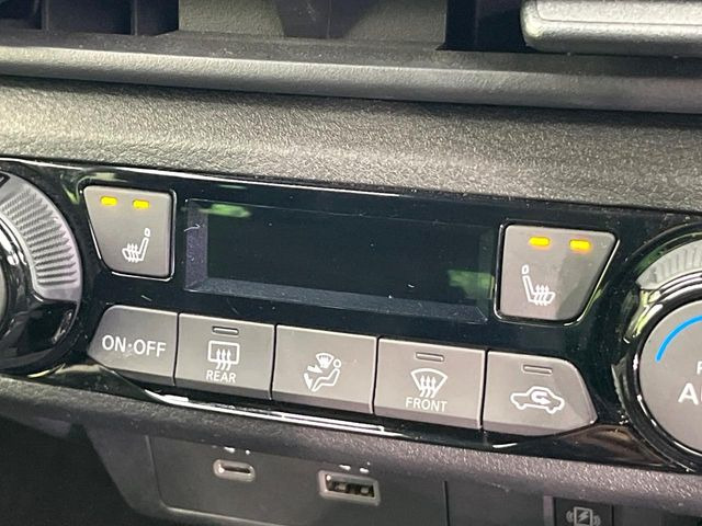 【シートヒーター】寒い日に重宝するシートヒーター!エアコンより早く温まってくれるので寒がりの人も安心ですね♪エアコンの温風は乾燥するから苦手、という方にもをおすすめです。