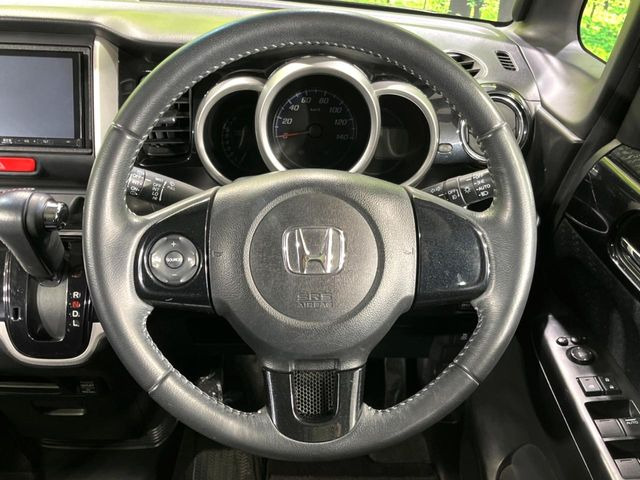 �y�X�e�A�����O�X�C�b�`�z�^�]���A�O������ڐ������炷���ƂȂ��A�I�[�f�B�I���̑��삪�\�ȕ֗��@�\!���S&���K�ȃh���C�u�����o���Ă���܂���