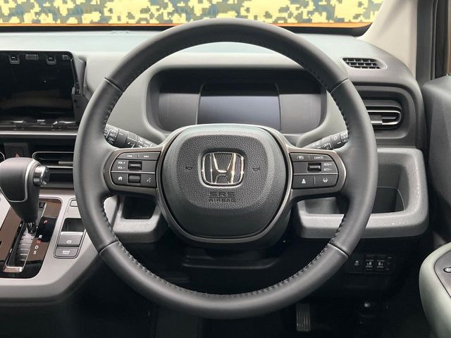 �y�����v�����X�e�A�����O�z�㎿�Ȋv���g�p���邱�ƂŁA��ɂ����������݂ƂĂ��^�]���₷���n���h���ł���