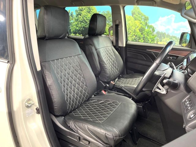 【シートヒーター】寒い日に重宝するシートヒーター!エアコンより早く温まってくれるので寒がりの人も安心ですね♪エアコンの温風は乾燥するから苦手、という方にもをおすすめです。