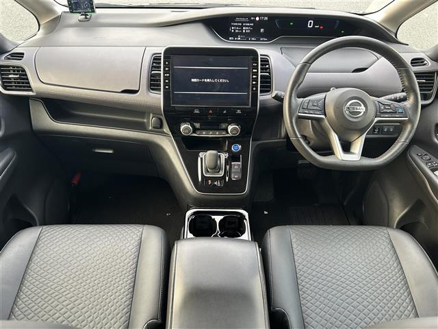 セレナ1.2 e-POWER ハイウェイスターV