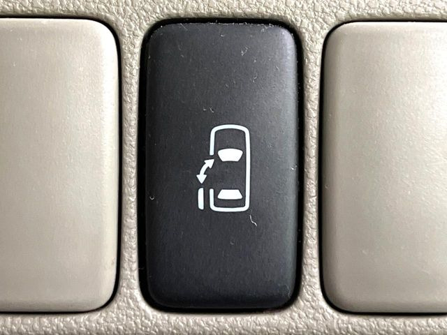 �y�p���[�X���C�h�h�A�z�X�}�[�g�L�[��^�]�Ȃ̃X�C�b�`�ŃX���C�h�h�A�̊J���\���d��������͂����ăh�A���J����K�v�������A���������q�l�ł��A�d���ו��������Ă��鎞�����N�ɊJ���߂ł��܂���