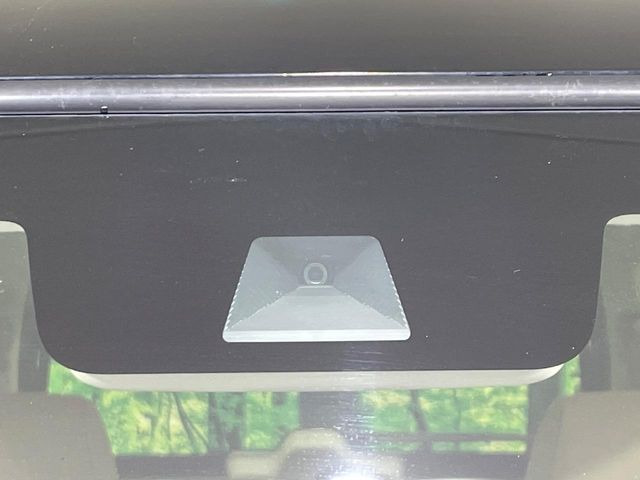 �y�z���_�Z���V���O�z���s���ɑO���̎ԗ�����F�����A�Փ˂������Ȏ��͌x��ƃu���[�L�ŏՓˉ���Ɣ�Q�y�����A�V�X�g�B�����S�Ƀh���C�u�����y���݂��������܂��B