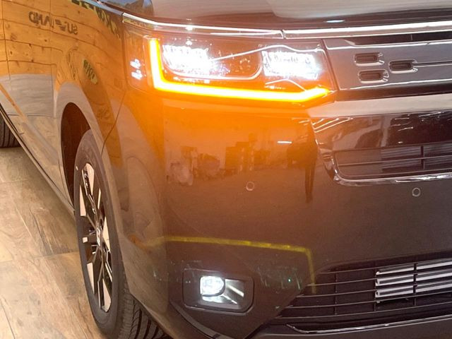 �yLED�w�b�h���C�g�z���V����ԑ��s�����ǍD�Ȏ��E���m�ۂ����S���ĉ^�]�ł��鍂�P�xLED�w�b�h���C�g�𑕔�!�_�����x�������A����d�͂��}�����Ă��܂��B