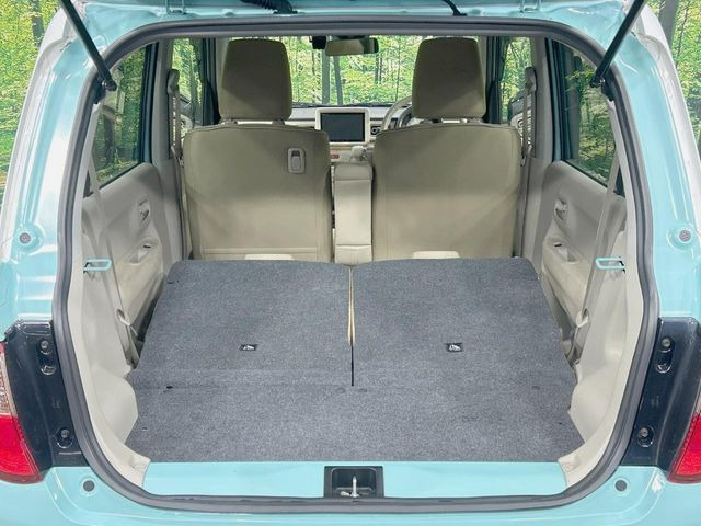 ���i�̂���������ʋ΁A���}���ɏ\���ȉ׎��X�y�[�X���m�ۂ��Ă���܂��B�Z�J���h�V�[�g��|���ƁA�傫�ȉו��̐ύڂ��\�ł���