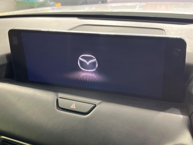 �y12.3�C���`�}�c�_�R�l�N�g�z�ԓ��̕��͋C�Ƀ}�b�`������^�f�B�X�v���C�B�X�}�z�ڑ��ł̃i�r�g�p��Bluetooth�Đ����A�l�X�ȋ@�\���y���߂܂��B�����I�ȃ_�C�������삪�\�ŁA�g��������ǍD�ł��B