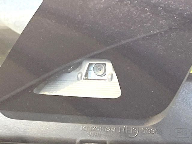 �y�X�}�[�g�A�V�X�g�z���s���ɑO���̎ԗ�����F�����A�Փ˂������Ȏ��͌x��ƃu���[�L�ŏՓˉ���Ɣ�Q�y�����A�V�X�g�B�����S�Ƀh���C�u�����y���݂��������܂��B