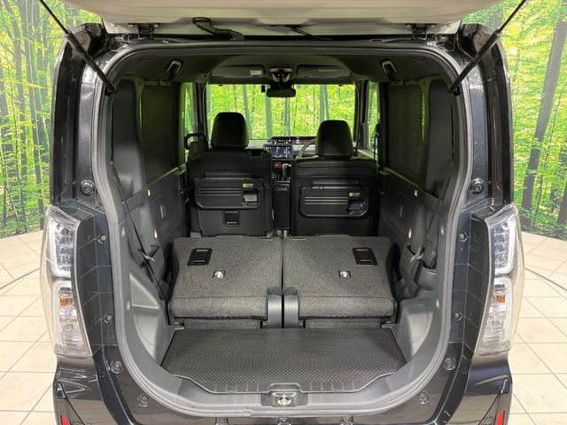 ���i�̂���������ʋ΁A���}���ɏ\���ȉ׎��X�y�[�X���m�ۂ��Ă���܂��B�Z�J���h�V�[�g��|���ƁA�傫�ȉו��̐ύڂ��\�ł���