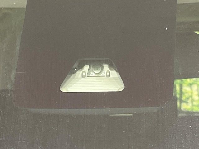 �y�X�}�[�g�A�V�X�g�z���s���ɑO���̎ԗ�����F�����A�Փ˂������Ȏ��͌x��ƃu���[�L�ŏՓˉ���Ɣ�Q�y�����A�V�X�g�B�����S�Ƀh���C�u�����y���݂��������܂��B