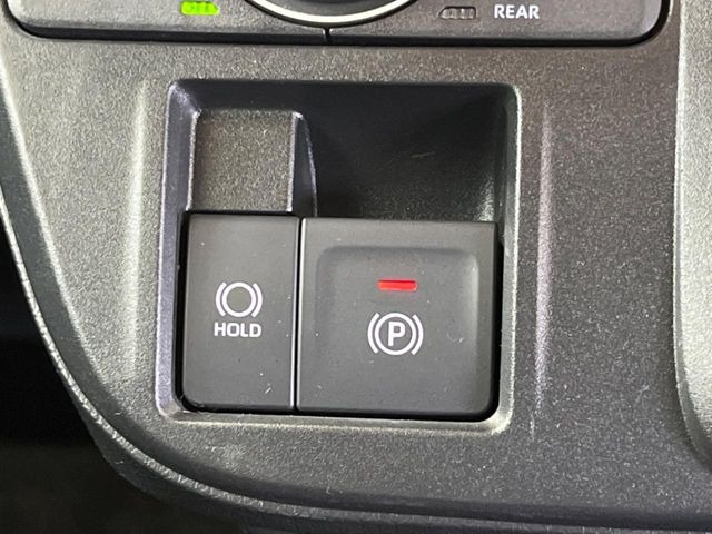 �y�I�[�g�u���[�L�z�[���h�z�M���҂���a�؂Œ�Ԏ��Ƀu���[�L���瑫�𗣂��Ă��A��~��Ԃ�ێ����Ă���܂��B�O�i����Ƃ��̓A�N�Z���𓥂߂Ύ����ŉ��������̂ň��S��X���^�]���y�ɂȂ�܂���