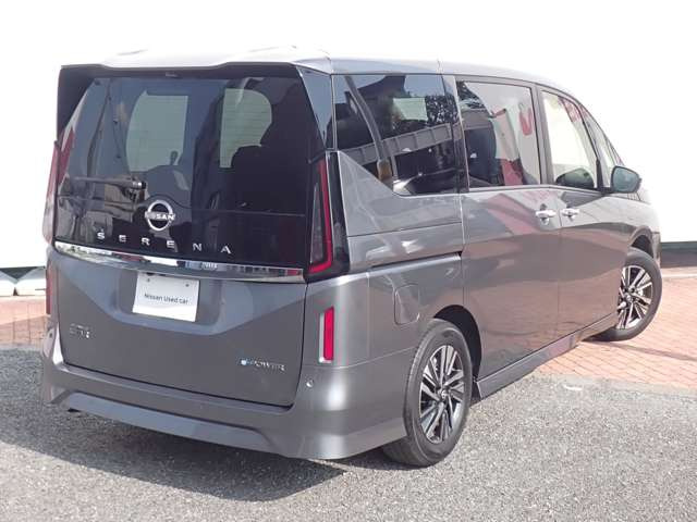 セレナ1.4 e-POWER ハイウェイスターV