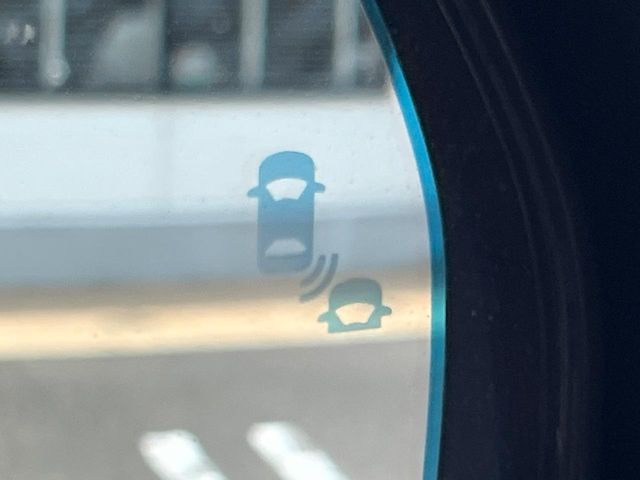 �y�u���C���h�X�|�b�g�C���t�H���[�V�����z���s���A�h�A�~���[�̎��p�ɂȂ�₷���ӏ��Ɍ㑱�Ԃ��ڋ߂���ƃT�C�h�~���[�t�߂Ɍx����\���A�h���C�o�[�ɒ��ӊ��N�����Ă���܂��B