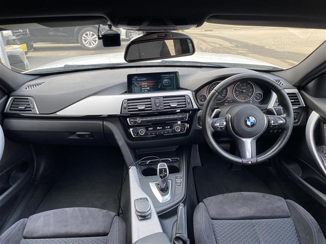 3シリーズセダン320d Mスポーツ