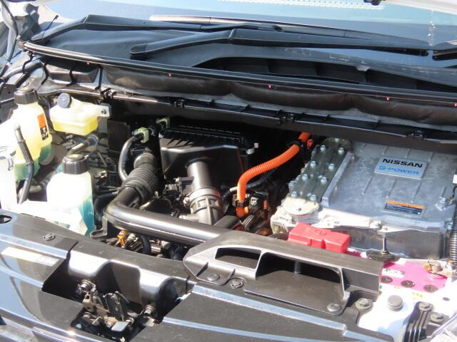 �G���W�����[�������ꂢ�ł���B�@�֋@�\�n���ǍD�ł��B�[�ԑO�ɓ_���������s���܂��B�G���W���I�C���E�I�C���t�B���^�[�E�G�A�R���t�B���^�[�E���C�p�[�S���͕K�������v���܂�(�G�A�R���t�B���^�[�́A�����Ԃ̂�)