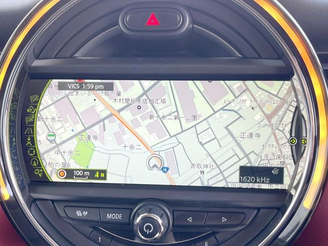 �������i�r:��̊��̂���i�r�́A����������ԓ������o���Ă���܂��B�I�[�f�B�I�@�\���[�����Ă���܂��̂ŁA�^�]�����y���߂܂���