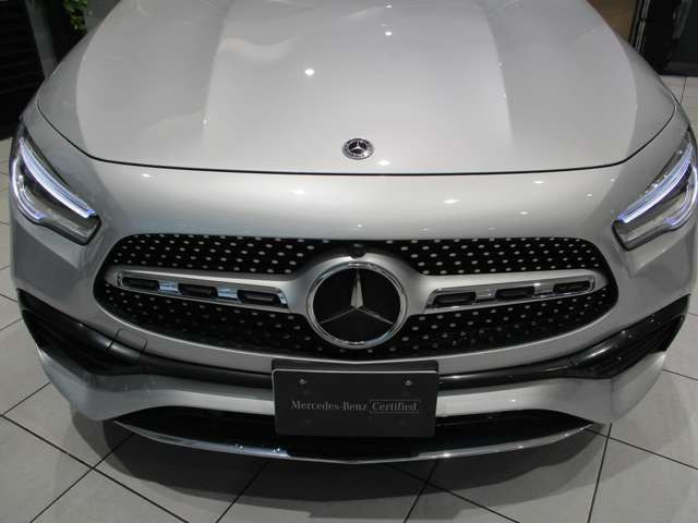 GLAクラスGLA200d 4マチック AMGラインパッケージ 4WD