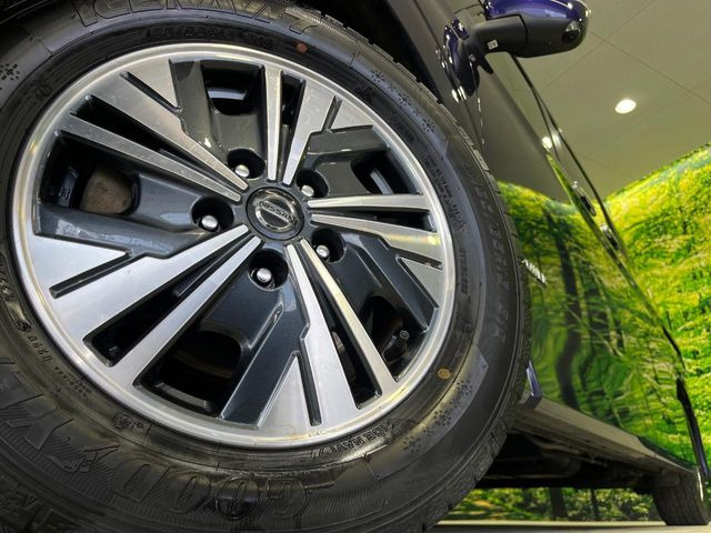 �y����15�C���`�A���~�z�C�[���z�O�ςɃ}�b�`���������A���~�z�C�[���𑕒����Ă���܂��B�e��ЊO�A���~�z�C�[����A�X�^�b�h���X�^�C�����戵�����Ă���܂��B���񂲑��k����������