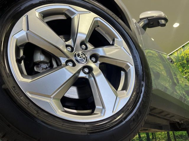 �y����18�C���`�A���~�z�C�[���z�O�ςɃ}�b�`���������A���~�z�C�[���𑕒����Ă���܂��B�e��ЊO�A���~�z�C�[����A�X�^�b�h���X�^�C�����戵�����Ă���܂��B���񂲑��k����������