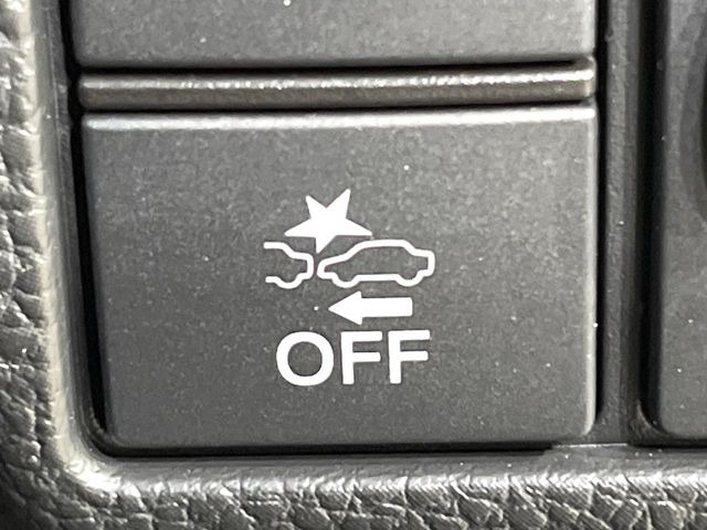 【ホンダセンシング】走行中に前方の車両等を認識し、衝突しそうな時は警報とブレーキで衝突回避と被害軽減をアシスト。より安全にドライブをお楽しみいただけます。