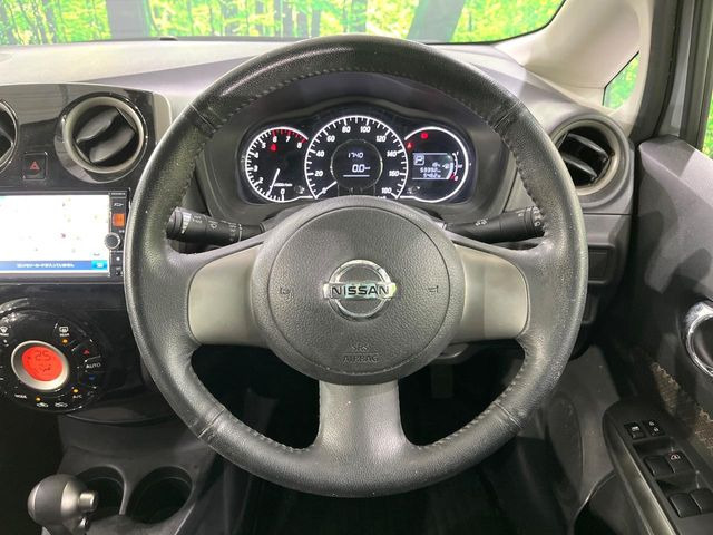 �y�����v�����X�e�A�����O�z�㎿�Ȋv���g�p���邱�ƂŁA��ɂ����������݂ƂĂ��^�]���₷���n���h���ł���