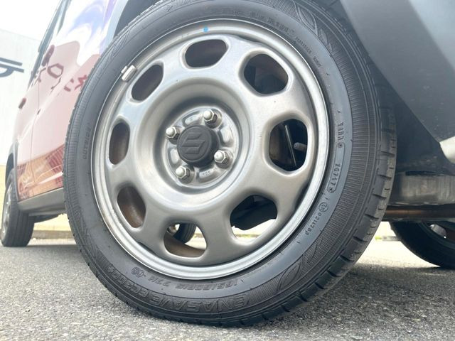 �y����15�C���`�A���~�z�C�[���z�O�ςɃ}�b�`���������A���~�z�C�[���𑕒����Ă���܂��B�e��ЊO�A���~�z�C�[����A�X�^�b�h���X�^�C�����戵�����Ă���܂��B���񂲑��k����������