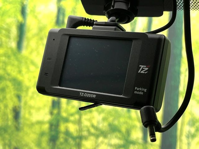 �y�h���C�u���R�[�_�[�z���S�E���S�ȃJ�[���C�t�ɕK�{�̃h���C�u���R�[�_�[�𑕔�!���s���͂������A������^�]�⎖�̂ɑ��������ۂ̏󋵂��f���ŋL�^���A����̃��X�N�ɔ����܂��B