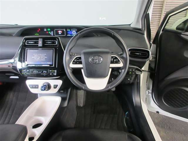 プリウス1.8 A プレミアム ツーリングセレクション